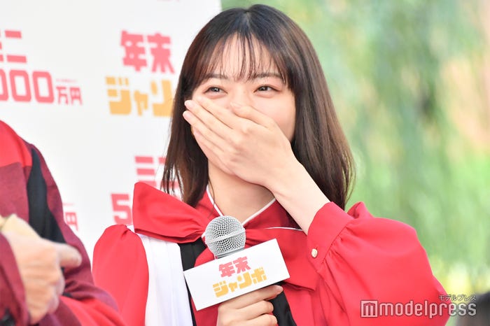 CMがほとんどCGであることを知って照れる西野七瀬 (C)モデルプレス