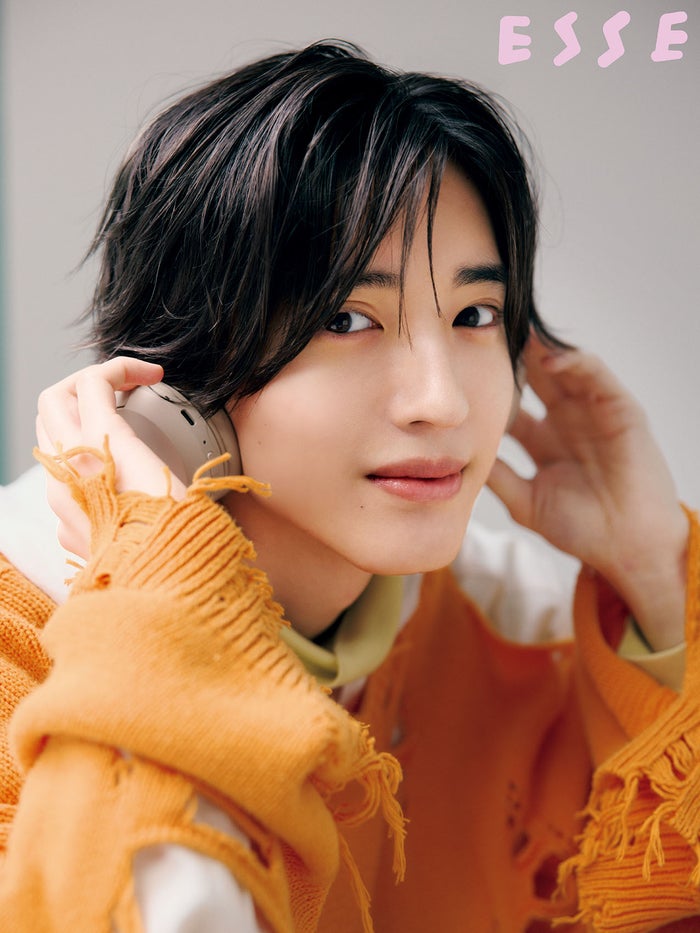 なにわ男子・道枝駿佑、こだわりたいのは「家で飲むコーヒー」暮らしぶりに迫る「ESSE」初の“特別版”表紙登場