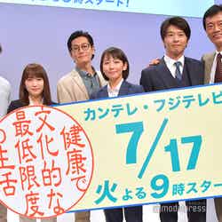（左から）山田裕貴、川栄李奈、井浦新、吉岡里帆、田中圭、遠藤憲一（C）モデルプレス

