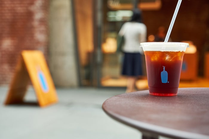ブルーボトルコーヒー 神田万世橋カフェ／画像提供：Blue Bottle Coffee Japan
