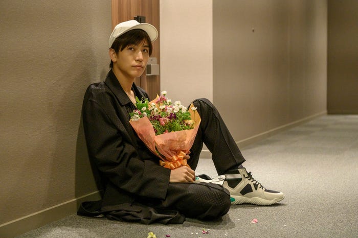 岩田剛典(C)2020 HIGH BROW CINEMA