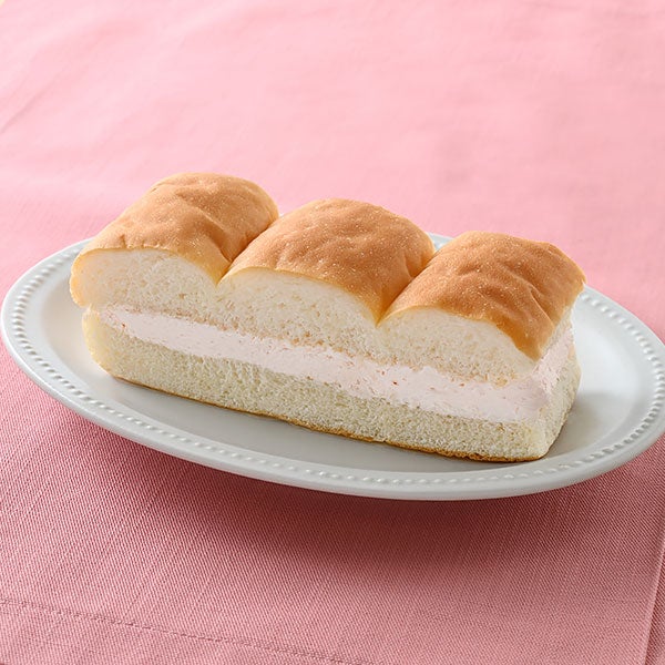 「山梨県産白桃 牛乳パン」税込158円（提供画像）