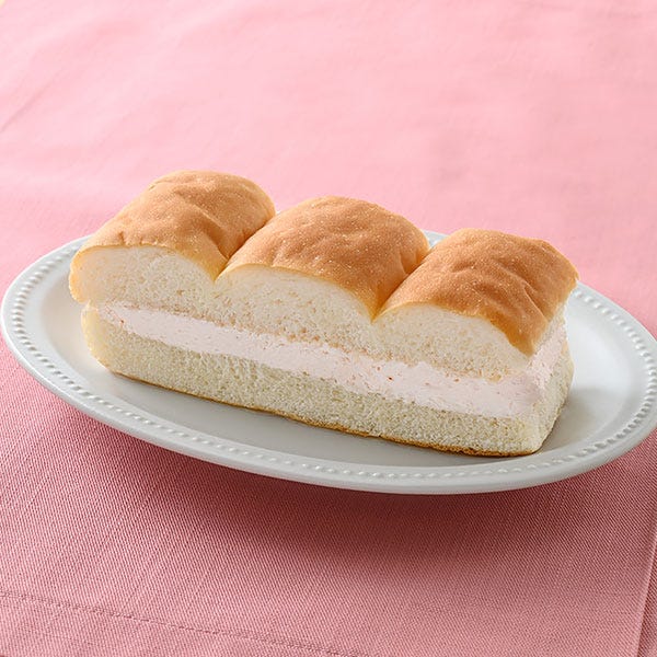 「山梨県産白桃 牛乳パン」税込158円(提供画像)