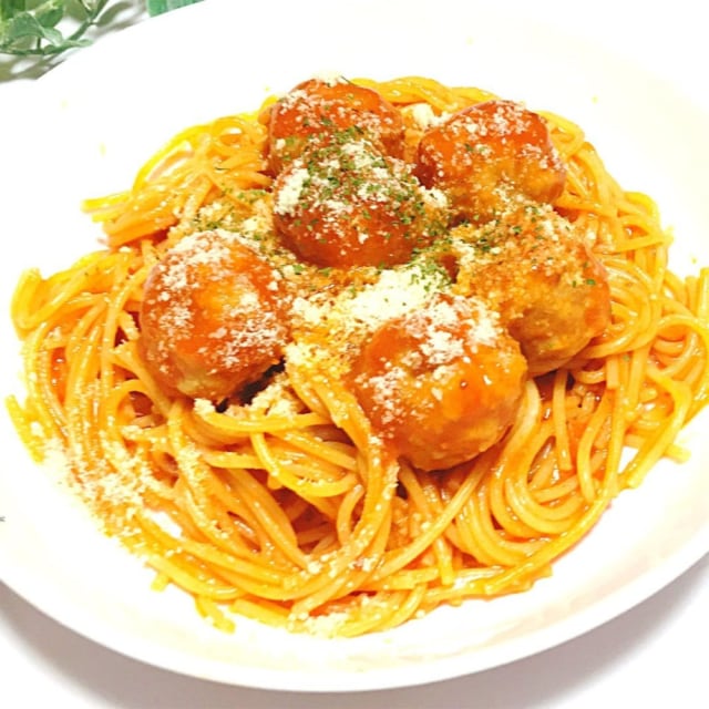 業務スーパーの食品で作ったミートボールパスタ