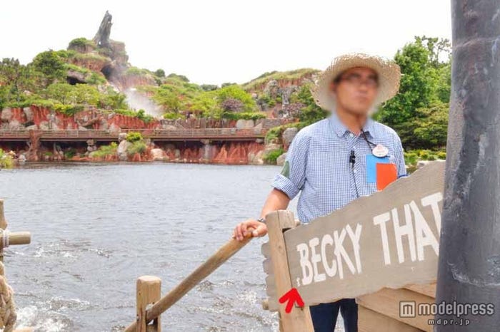 トムソーヤ島に向かうイカダに(TDL)