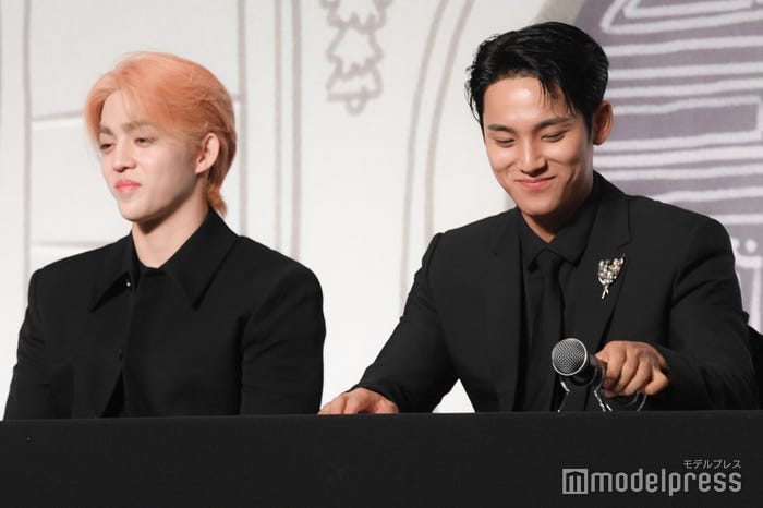 一生懸命日本語を話すTHE 8(ディエイト)が可愛いS.COUPS(エスクプス)とMINGYU(ミンギュ)「可愛いですね」(C)モデルプレス