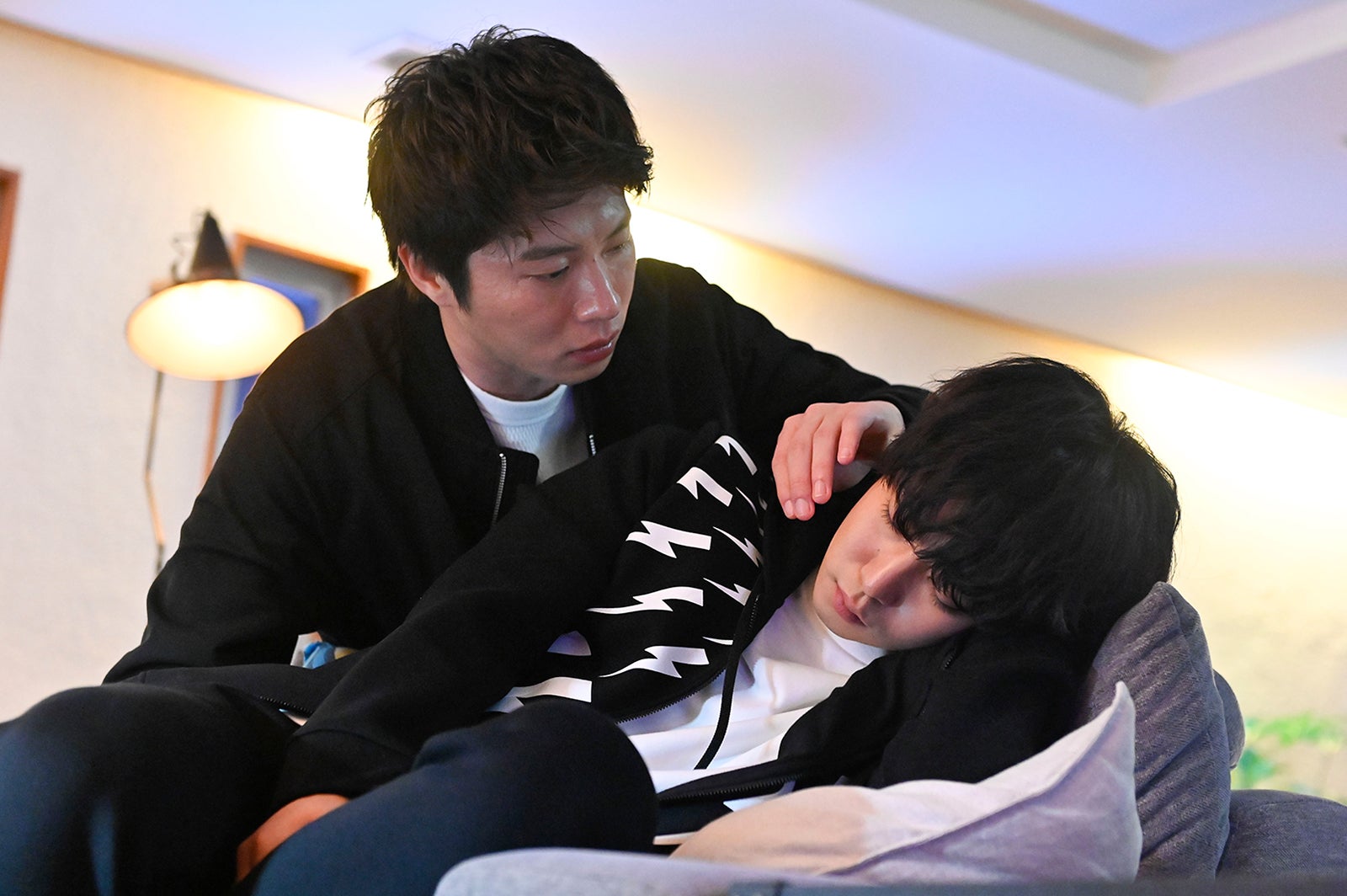 田中圭、千葉雄大／「おっさんずラブ-in the sky-」より（C）テレビ朝日