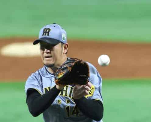 阪神 岩貞祐太が打球直撃で緊急降板 左肩付近に痛烈なピッチャー返し 敵地が騒然 ルーキー・伊原がスクランブル登板