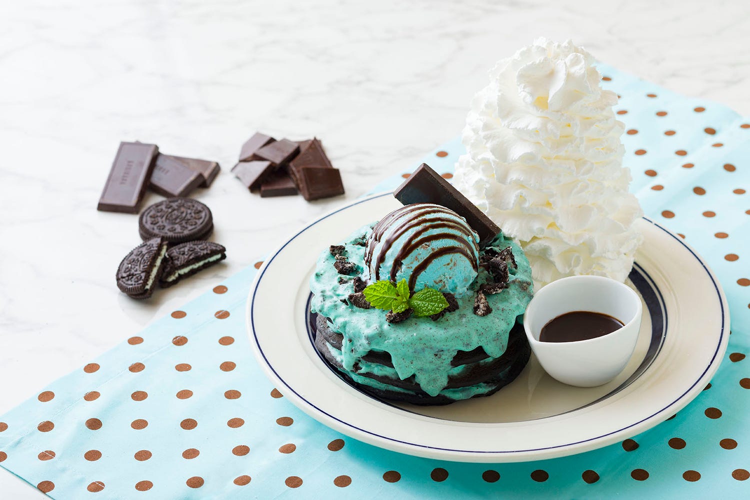 エッグスンシングス「チョコミントパンケーキ」がくせになる味わい 8月1日から原宿店に