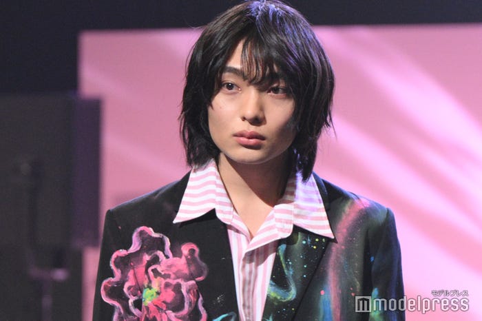 渡辺色(C)モデルプレス