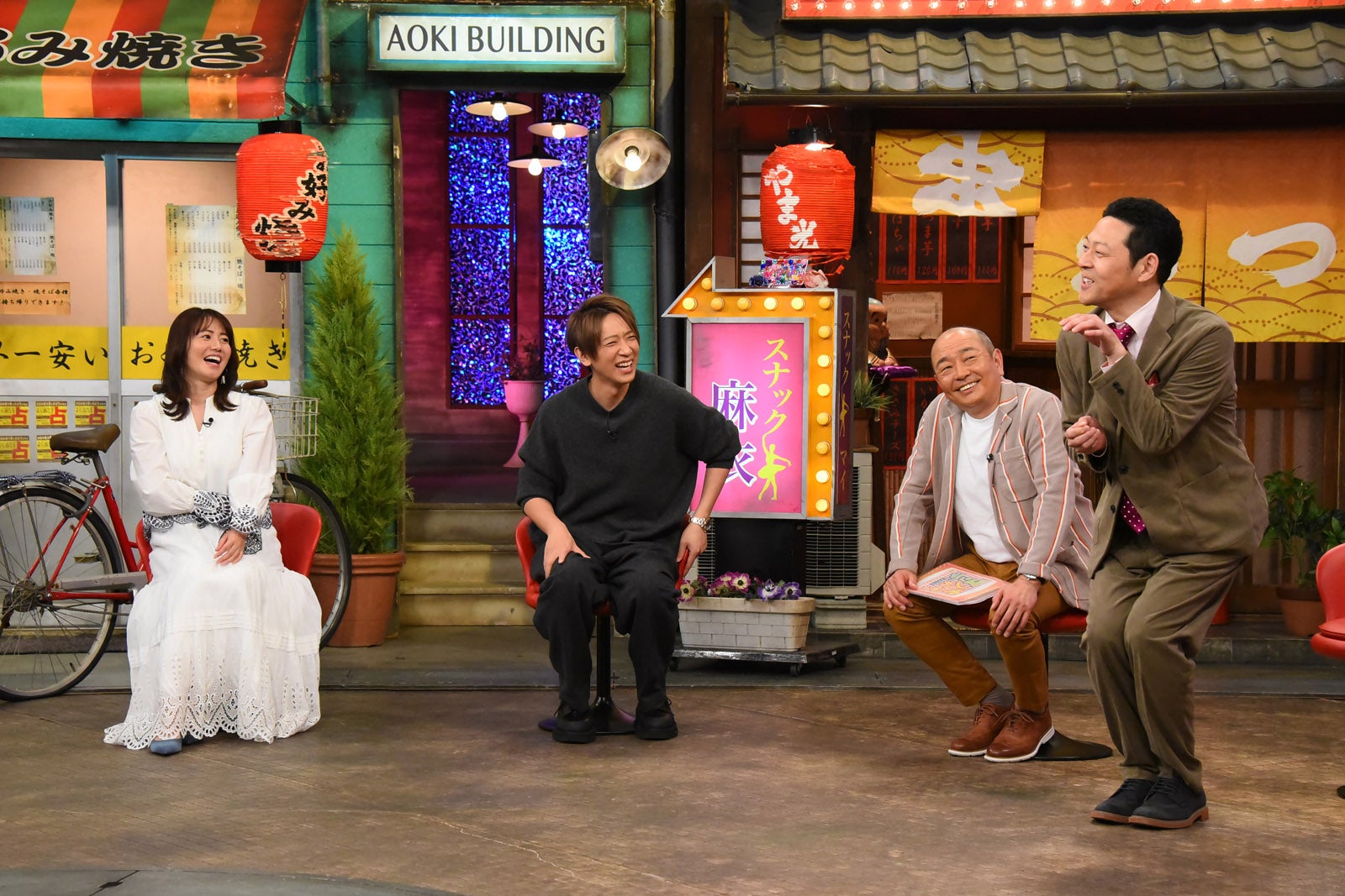 磯山さやか、小山慶一郎、山本浩之、東野幸治（C）カンテレ