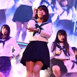 宮脇咲良「AKB48グループ同時開催コンサートin横浜～今年はランクインできました祝賀会～」（C）AKS