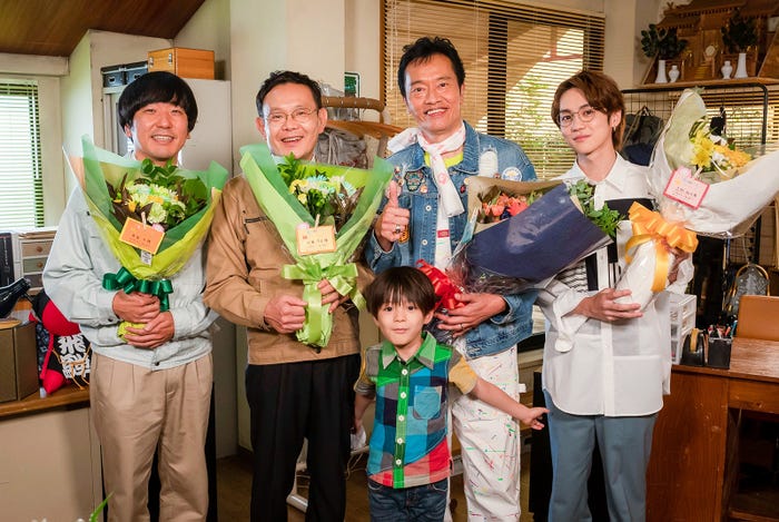 (左から)本多力、近藤芳正、岩川晴、遠藤憲一、吉野北人(C)カンテレ