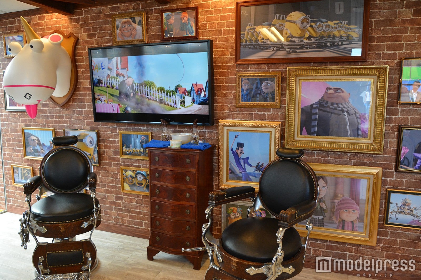 ミニオン・タトゥー・パーラー（C）モデルプレス