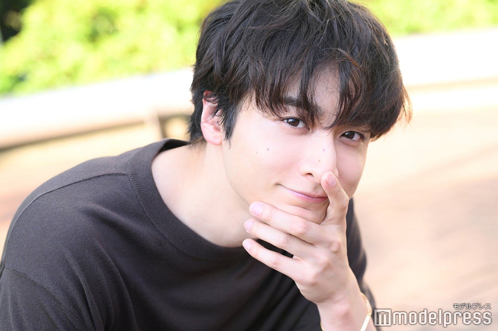 小関裕太、佐藤栞里の印象変化した“特別な対面” 「スキ」詰まった作品集の裏側・写真展での表現【モデルプレスインタビュー】