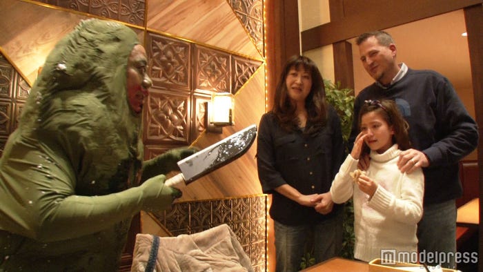 でらりひょんがシャイリーちゃんにお仕置き/画像提供:毎日放送