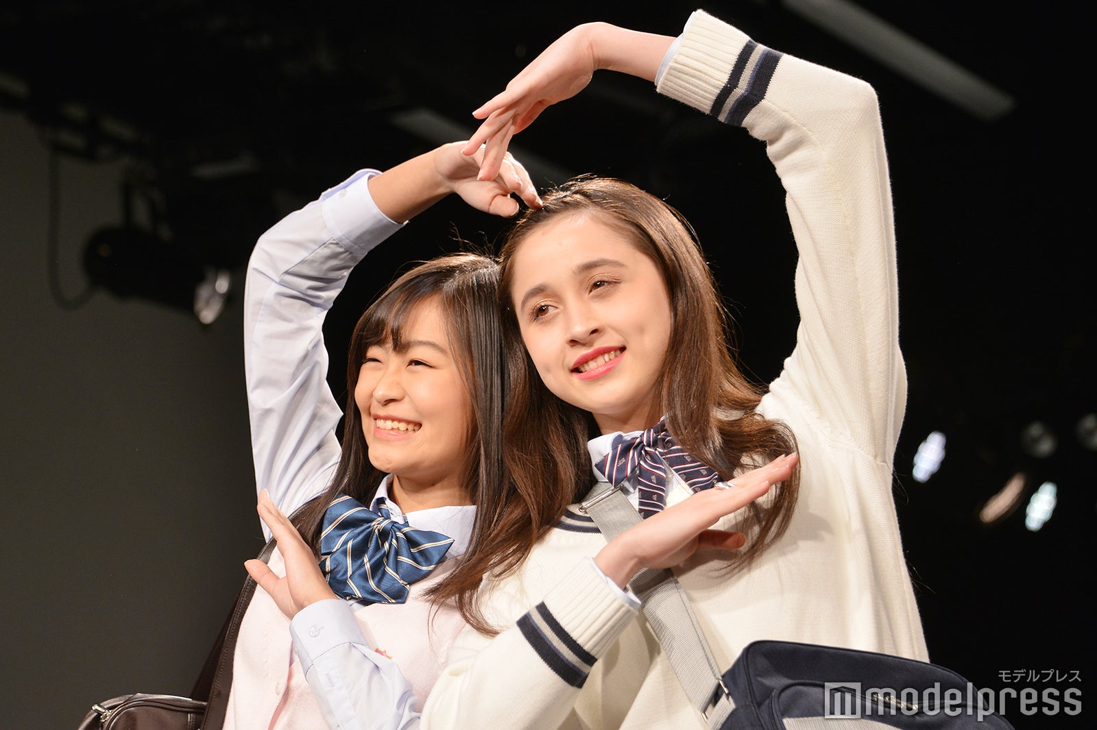 伊藤梨々花、岡田希子 （C）モデルプレス