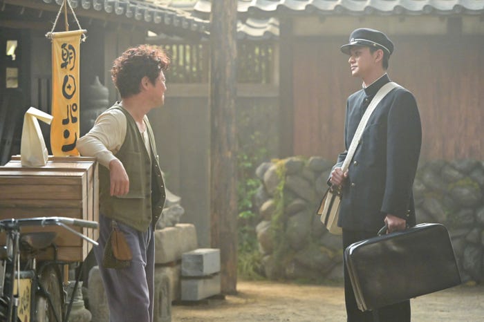 阿部サダヲ、北村匠海「あんぱん」第24話(C)NHK