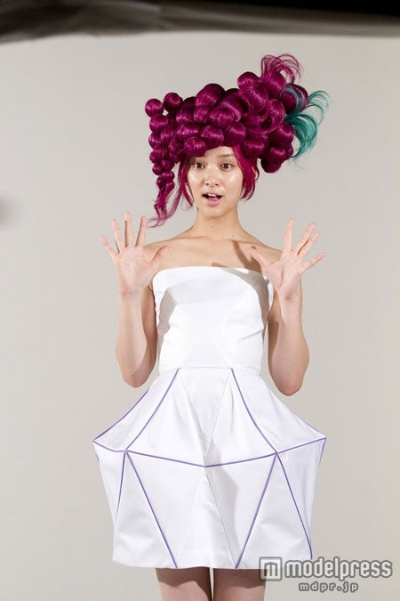 武井咲／新CM 「フルーツな女」篇メイキングショット