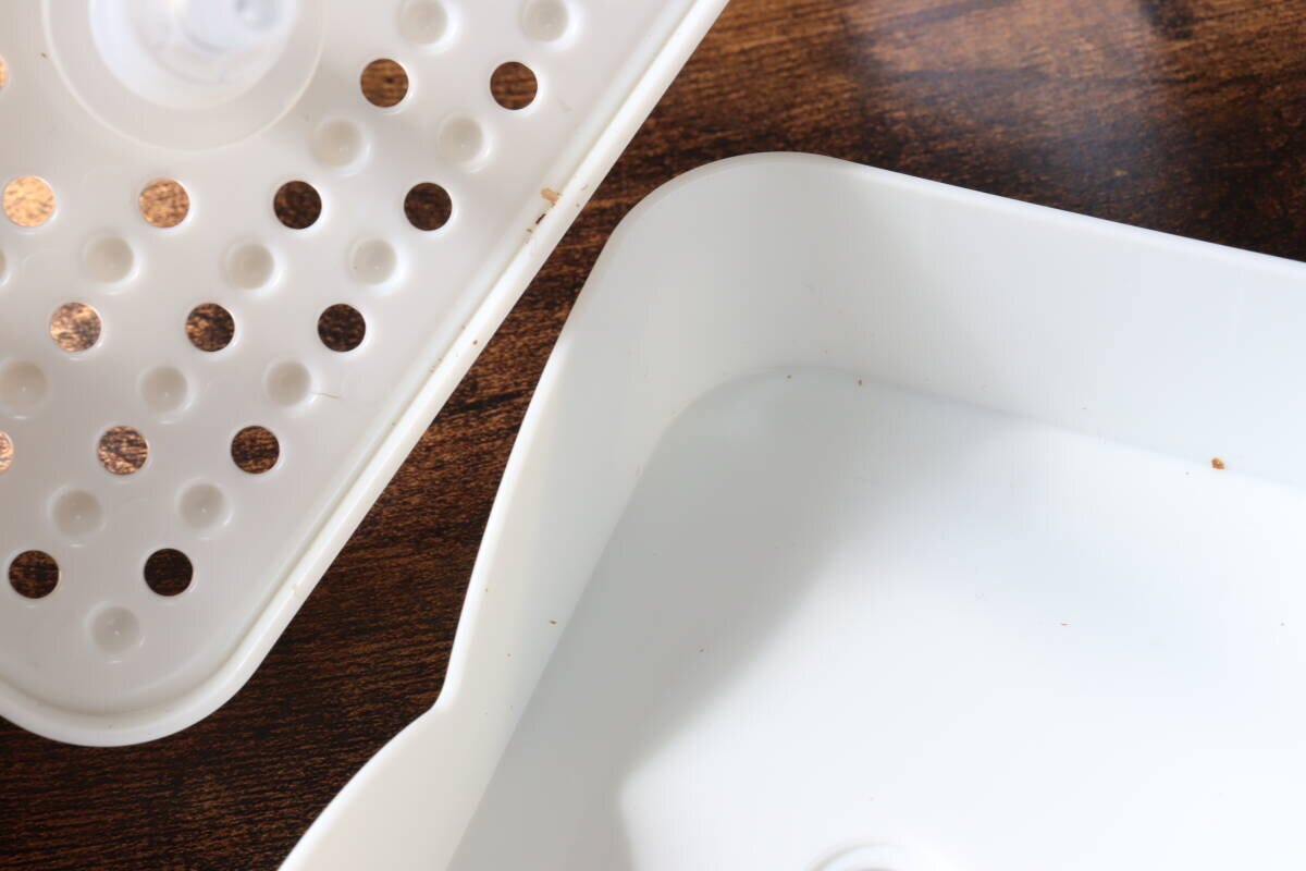 キッチンディスペンサー（WH）　ごみの付着