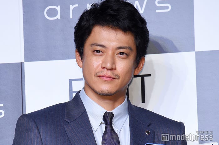 小栗旬 (C)モデルプレス