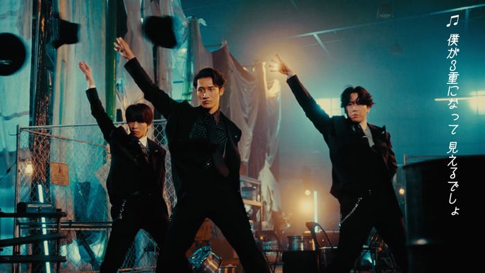 深澤辰哉・宮舘涼太・岩本照「WAVEワンデー ユープラス 乱視用」新CM(提供写真)