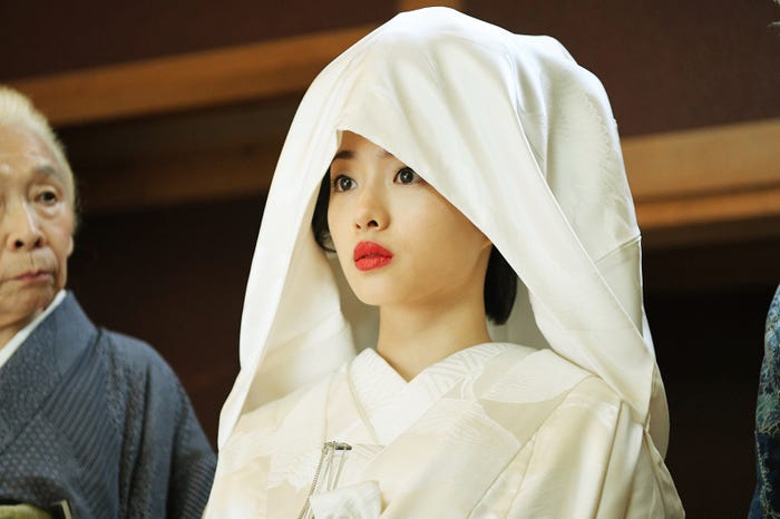 石原さとみ/「高嶺の花」第1話より(C)日本テレビ