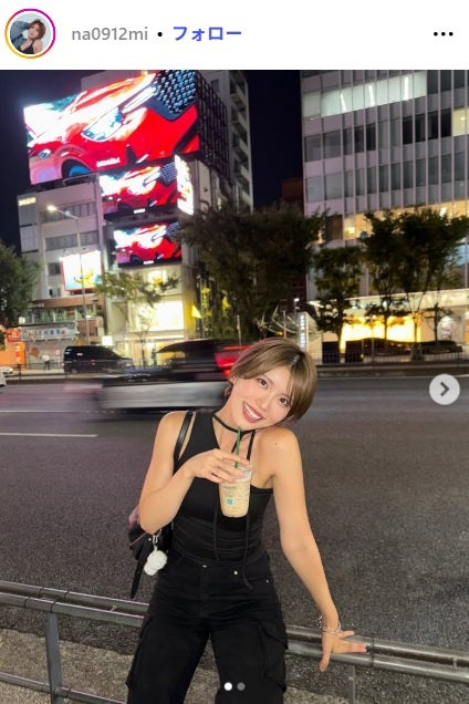 「シャッフルアイランド」羽柴なつみ、スリット入りデニムから美脚チラリ「セクシー」「オシャレ」