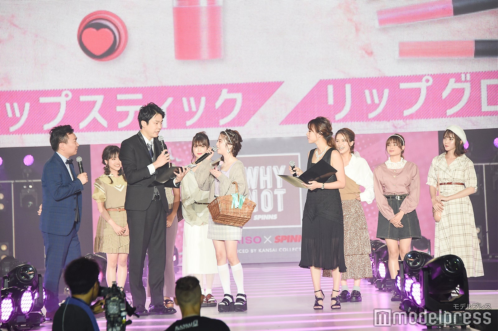 トーク中の様子（C）モデルプレス