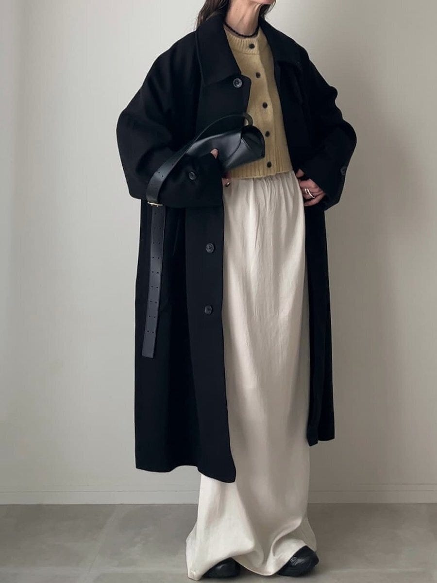 黒ロングコートコーデ5