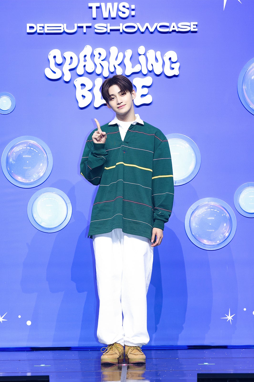 JIHOON／TWS（P）＆（C）PLEDIS Entertainment