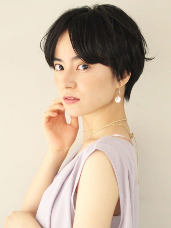 40代女性はショート パーマで美シルエットを作る 小顔見えする大人スタイル モデルプレス 40代女性はショート パーマで美シルエットを作る 小顔見えする大人スタイル モデルプレス