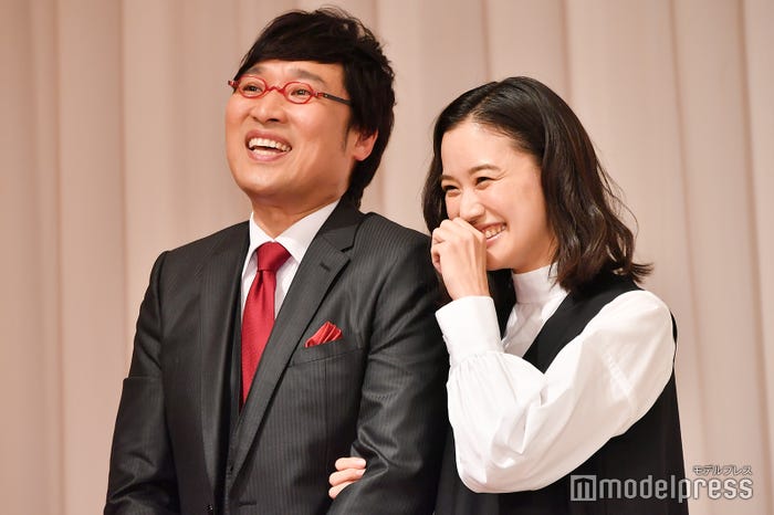 山里亮太、蒼井優(C)モデルプレス