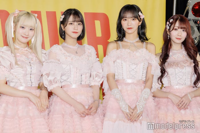 (左から)齋藤樹愛羅、佐々木舞香、野口衣織、大谷映美里(C)モデルプレス