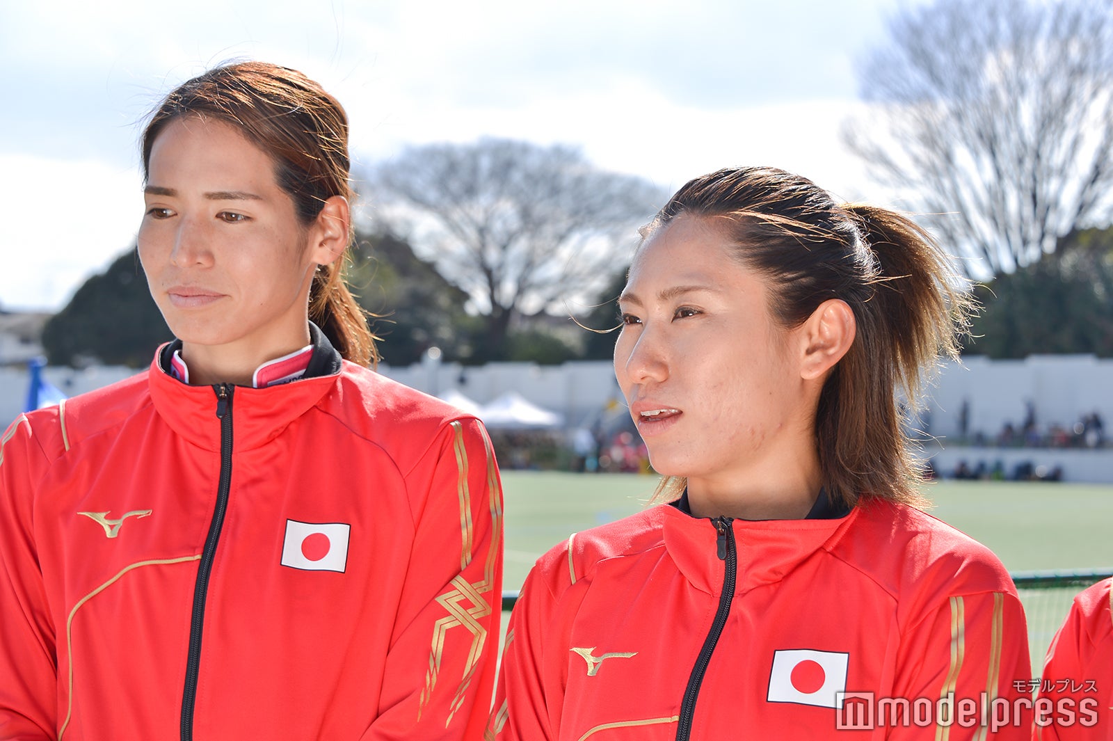 （左から）内藤夏紀選手、永井友理選手（C）モデルプレス