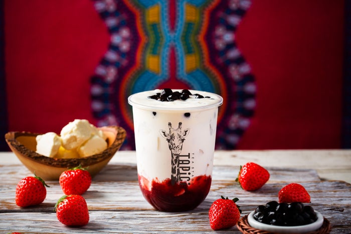 タピチ‐いちごミルク650円／画像提供：ドロキア・オラシイタ