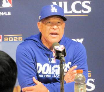 ロバーツ監督 大谷翔平を第3戦もスタメン起用へ 直接会談で「素晴らしい会話ができた」打順位ついては6番の可能性も示唆