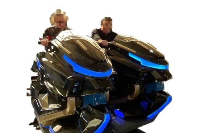 バイクライド型の新大型コースター／画像提供：富士急行