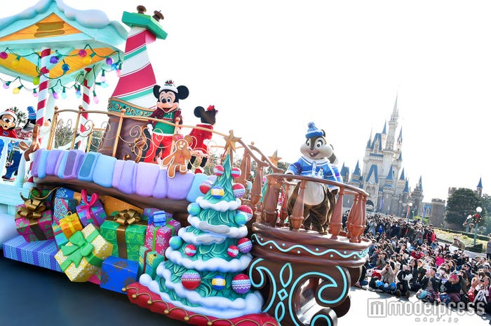 ディズニーのクリスマスがやってきた ランドパレードは新コスチュームお披露目 モデルプレス
