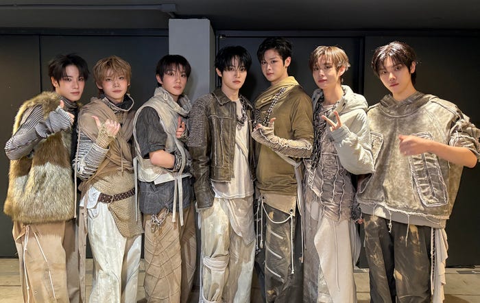 CLOSE YOUR EYES(C)HLL ALL RIGHT RESERVED