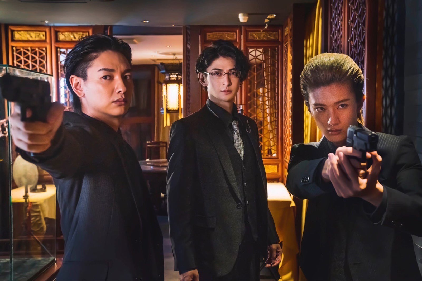 七瀬公、古川雄大、山中柔太朗「恋と弾丸」第8話より（C）箕野希望・小学館／「恋と弾丸」製作委員会・MBS