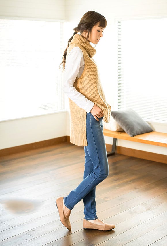 タートルノースリーブニットトップス「Re:EDIT by GALSTAR」2,298円（税込）／画像提供：Re:EDIT by GALSTAR