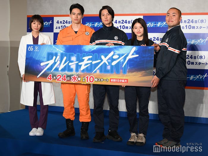 (左から)夏帆、水上恒司、山下智久、出口夏希、岡部大(C)モデルプレス