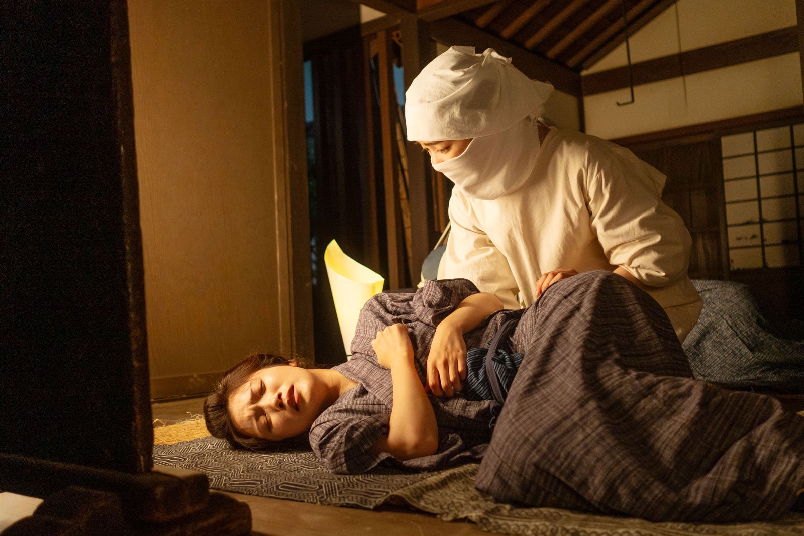 美山加恋、見上愛「風、薫る」第92話（C）NHK