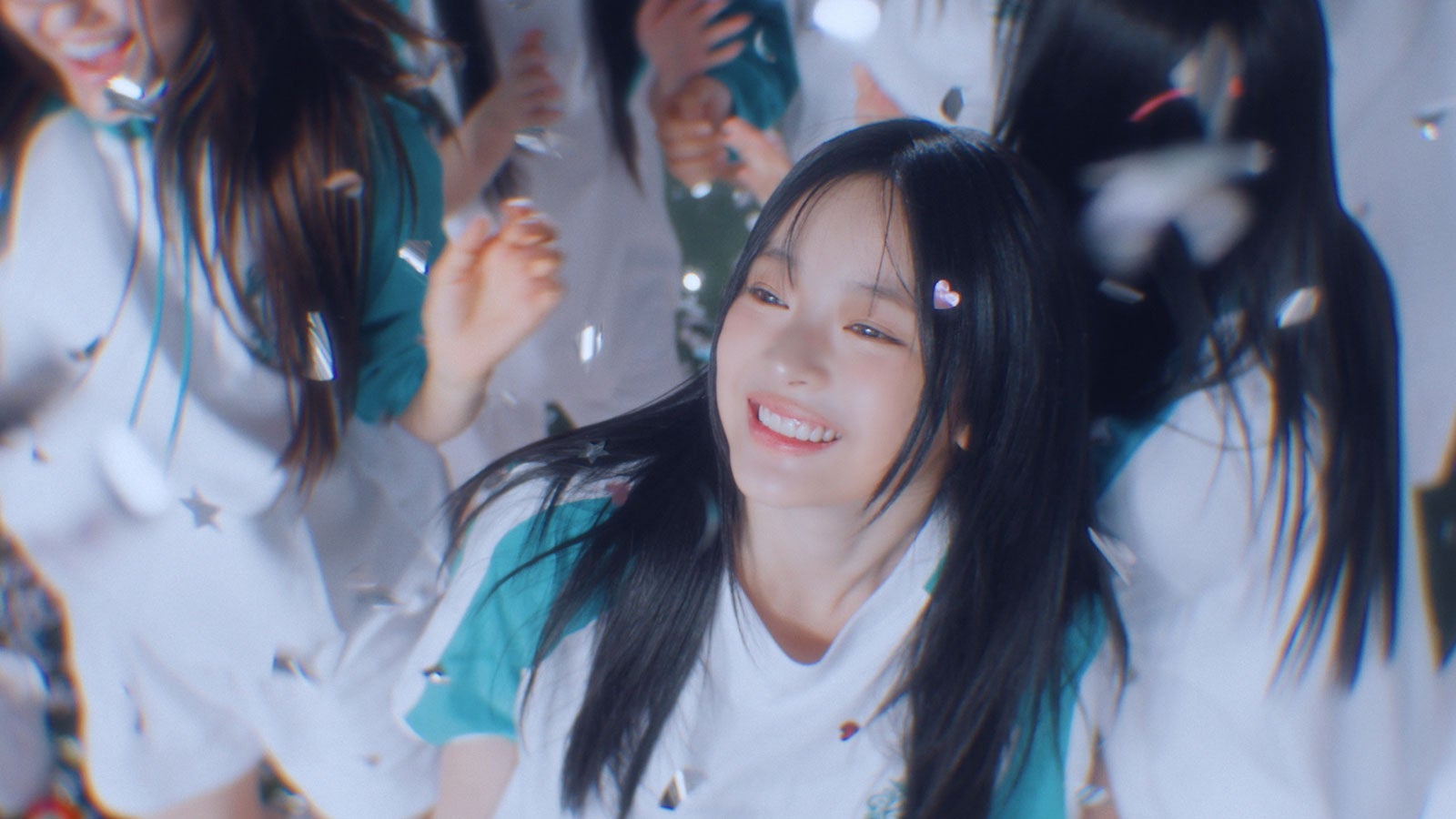 NewJeans／新テレビCM「体育祭」より（提供写真）