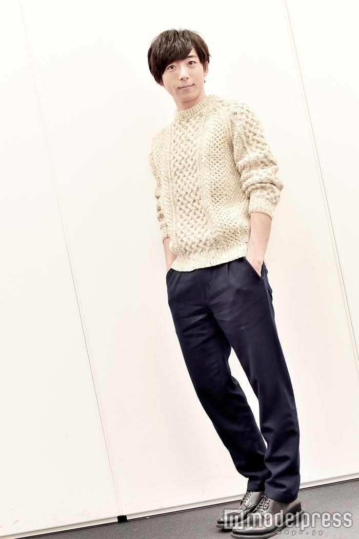 ニット(comm. arch./Joe Mc)パンツ(Vincent et Mireille/ST&DARD MADE.)シューズ(42ND ROYAL HIGHLAND/sierradux+ 代官山)/高橋一生(C)モデルプレス