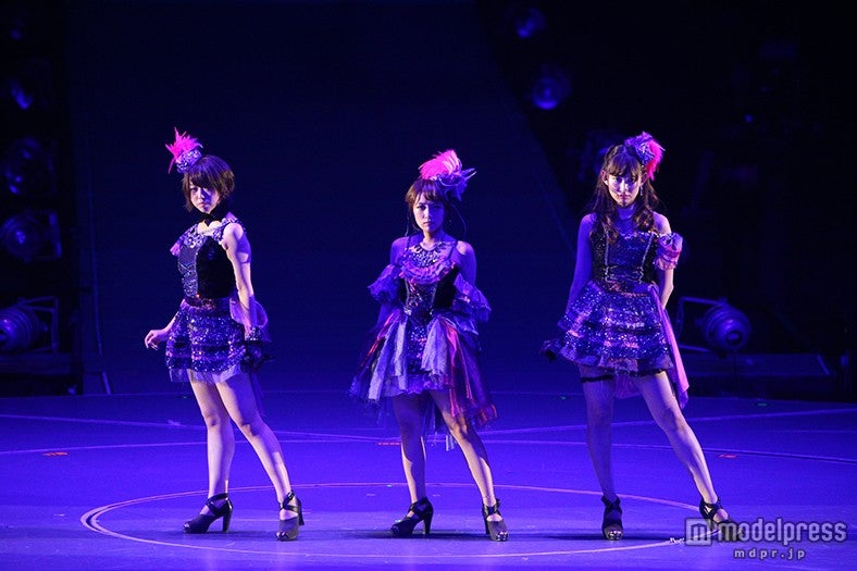 リクエストアワー前半戦を開催したAKB48（C）AKS