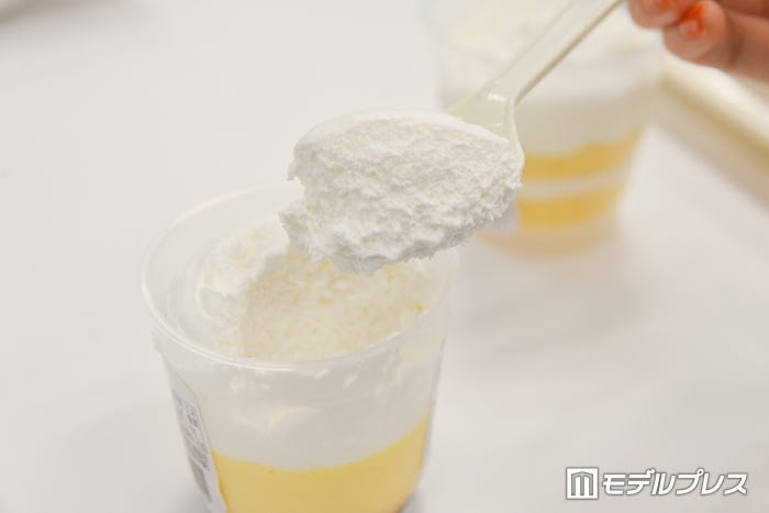 「クリームに溺れるとろけるプリン」(C)モデルプレス