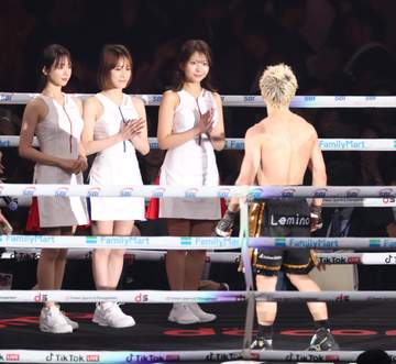 「ダメだよ、選手たちより目立っては」井上尚弥の世紀の一戦彩った小顔ショートカット美女に衝撃走る「神々しい」「映る度に画面に釘付けに」