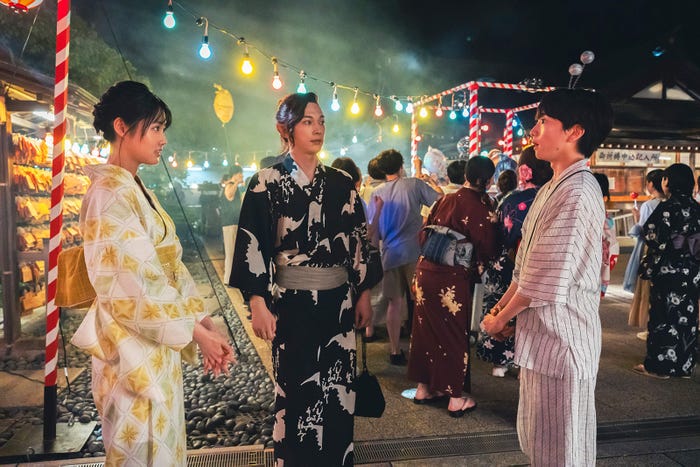 原菜乃華、吉沢亮、板垣李光人「ババンババンバンバンパイア」(C)2025「ババンババンバンバンパイア」製作委員会(C)奥嶋ひろまさ(秋田書店)2022